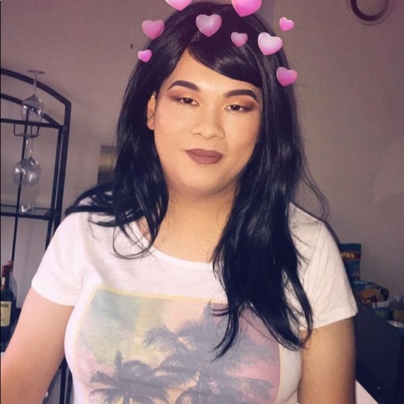 Meet your Posher, Marissa - Picture 1 of 2